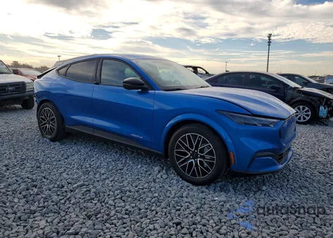 2025 Ford Mustang Mach-E Premium z USA, uszkodzony, nr VIN 3FMTK3R4XSMA50799